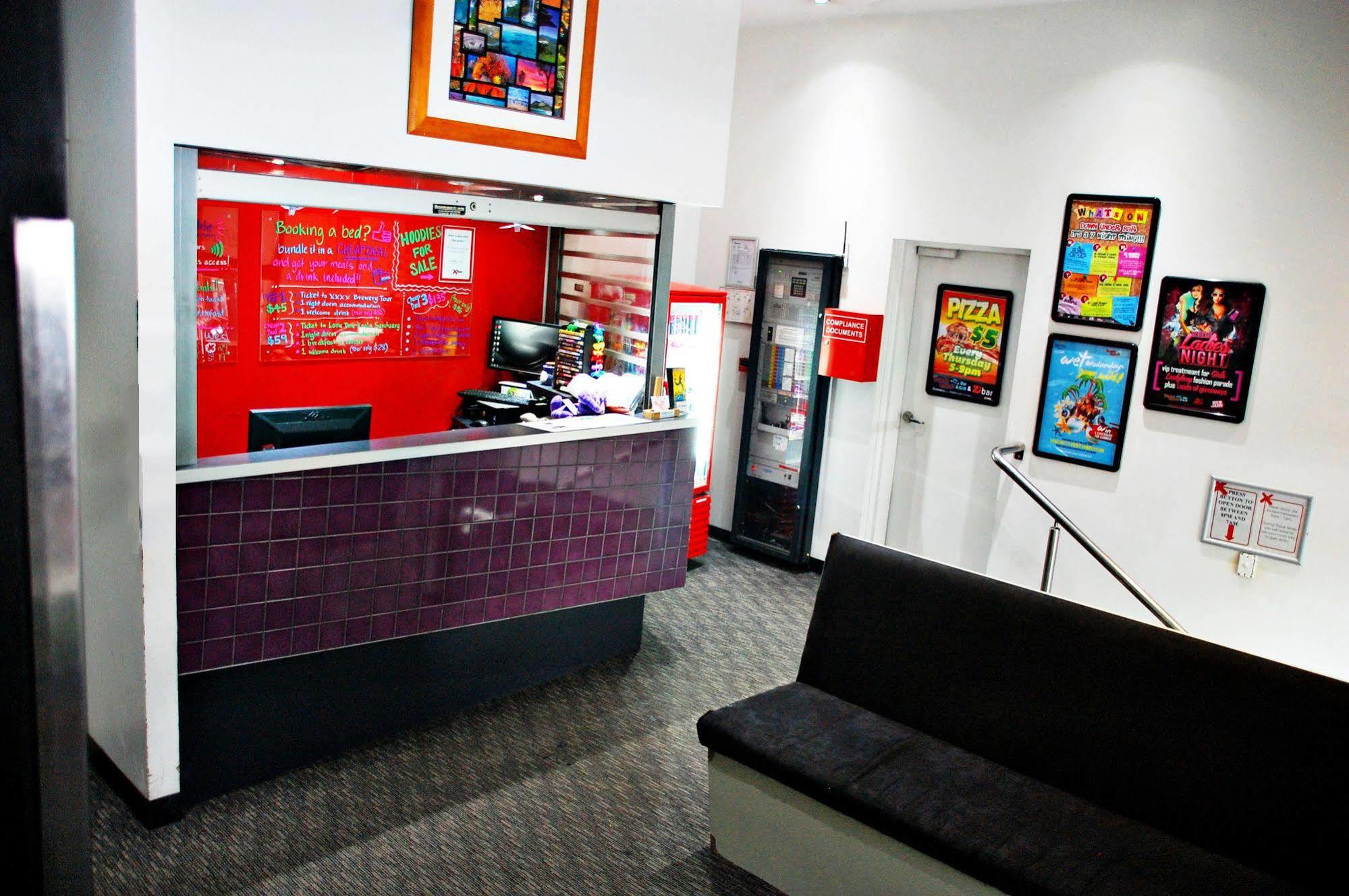 Base Brisbane Embassyホステル エクステリア 写真